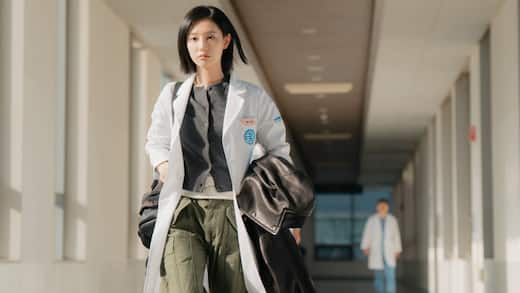 Doctor X Mafia in White Ep 1 review: Kim Ji-won shines as a fearless surgeon in this medical K-drama