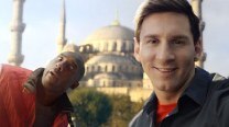 Lionel Messi and Kobe Bryant engage in a battle of selfies! – Watch Video Lionel Messi and Kobe Bryant engage in a battle of selfies! – Watch Video